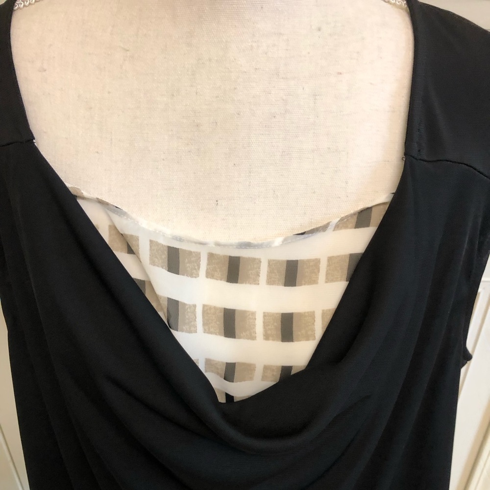 Woman’s plus size 2X sleeveless top